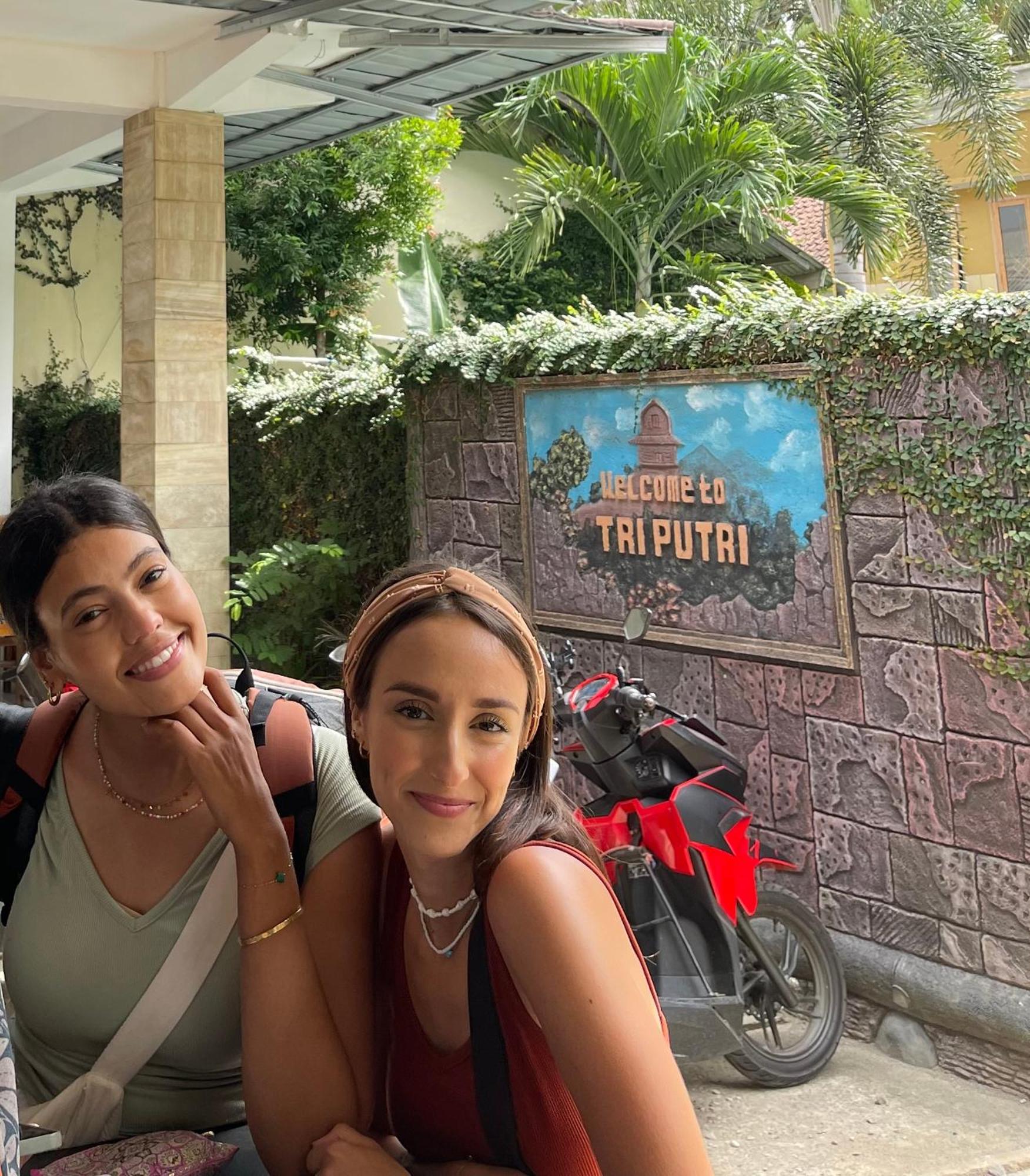 Tri Putri Homestay Kuta  외부 사진