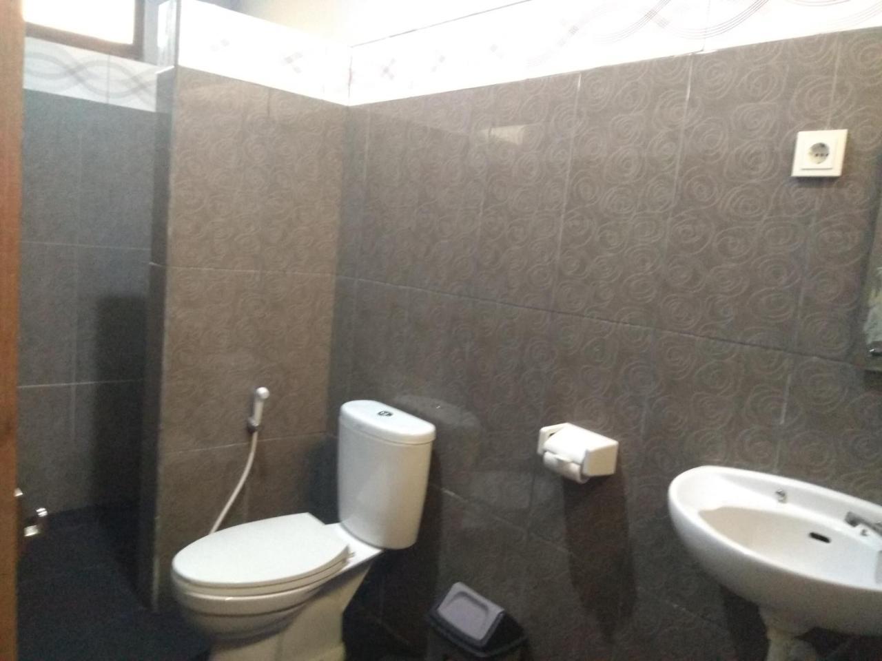 Tri Putri Homestay Kuta  외부 사진